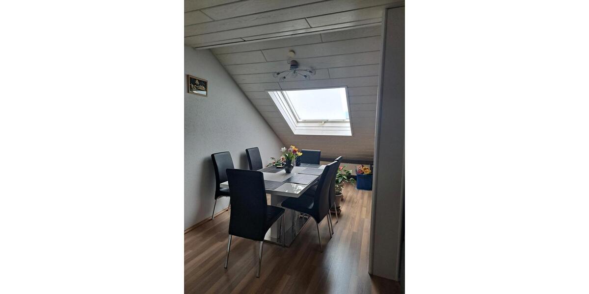 Dachgeschoßwohnung Güglingen - 3 Zimmer, 77 m&sup2;, 850&euro; | Angebot:25048705