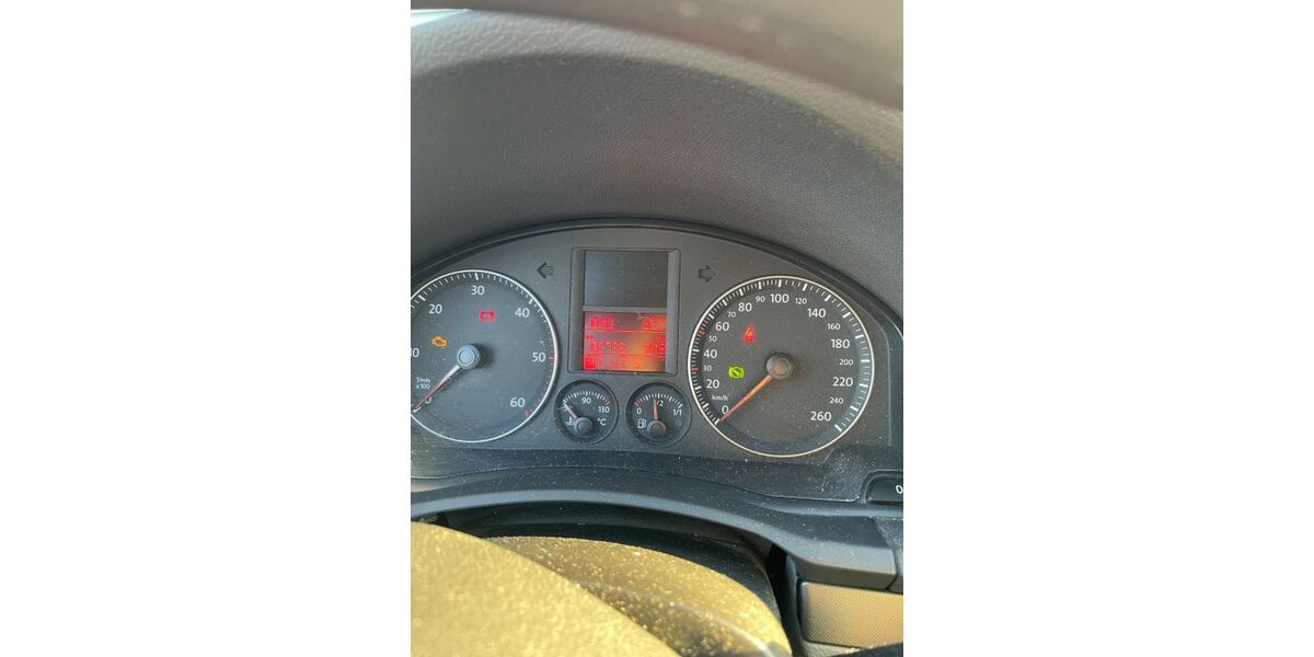 VW Golf 183.000 km 4.950 &euro; Karlsdorf Neuthard 76689