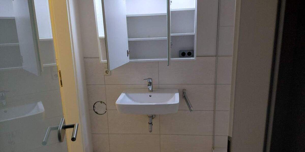 Etagenwohnung Vaihingen an der Enz - 3 Zimmer, 114 m&sup2;, 1.200&euro; | Angebot:25668025