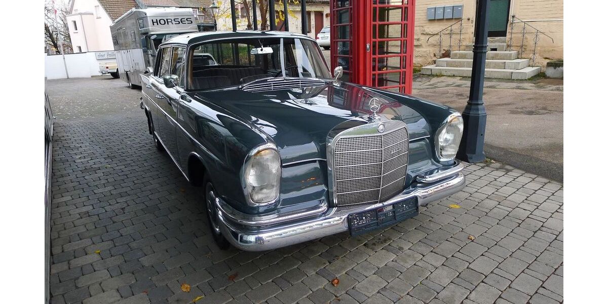 Mercedes-Benz 220 98.000 km 32.900 &euro; Heilbronn 74076