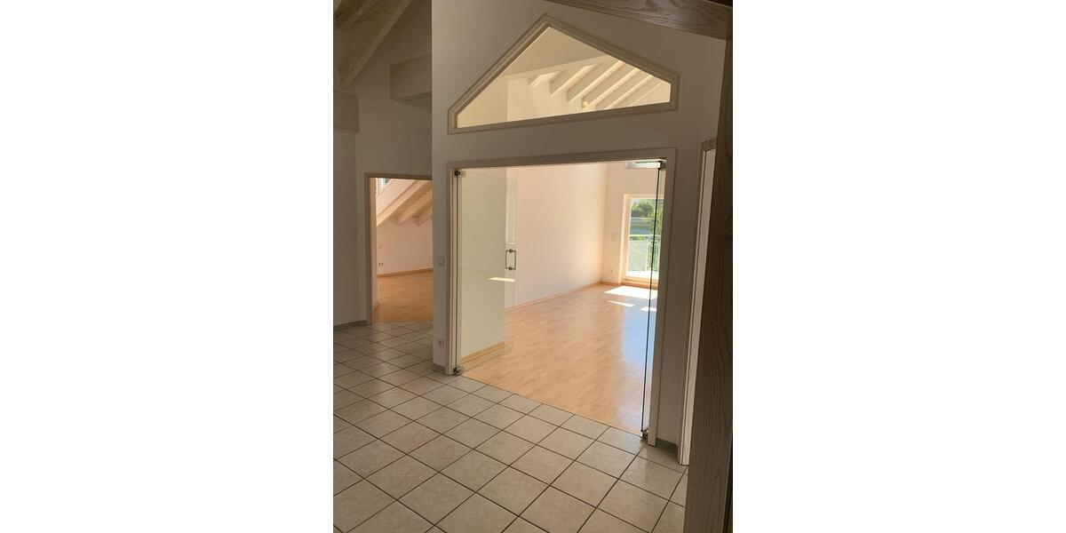 Dachgeschoßwohnung Angelbachtal - 3 Zimmer, 120 m&sup2;, 1.100&euro; | Angebot:25823523
