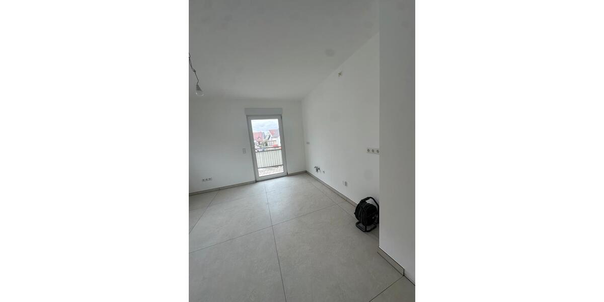 Etagenwohnung Bruchsal - 3 Zimmer, 100 m&sup2;, 1.250&euro; | Angebot:25305304