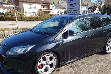 Ford Focus 142.192 km 8.990 &euro; Illingen - Schützingen 75428