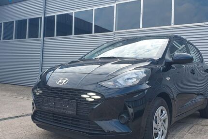 Hyundai i10 17.892 km 12.399 &euro; Bad Friedrichshall 74177