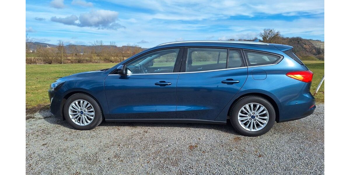 Ford Focus 95.000 km 11.990 &euro; Haßmersheim 74855