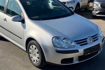 VW Golf 88.000 km 4.499 &euro; Gundelsheim 74831