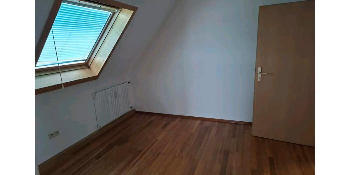 Etagenwohnung Sternenfels - 4 Zimmer, 100 m&sup2;, 1.100&euro; | Angebot:25948452