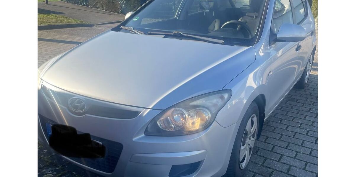 Hyundai i30 152.000 km 2.599 &euro; Flein 74223