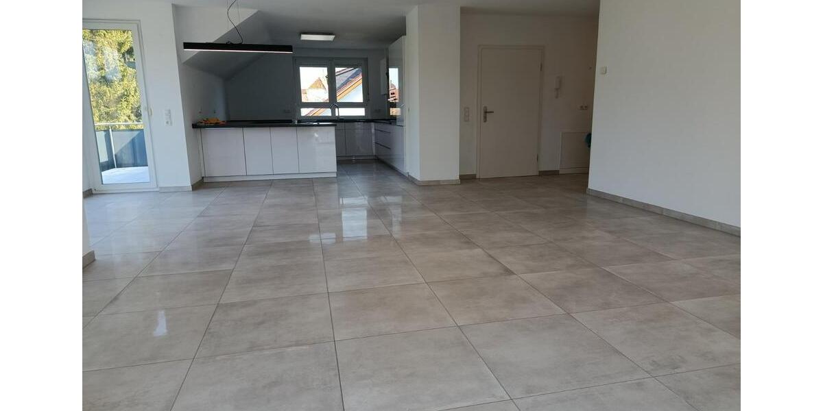 Etagenwohnung Pfaffenhofen - 4.5 Zimmer, 139 m&sup2;, 1.390&euro; | Angebot:24707444