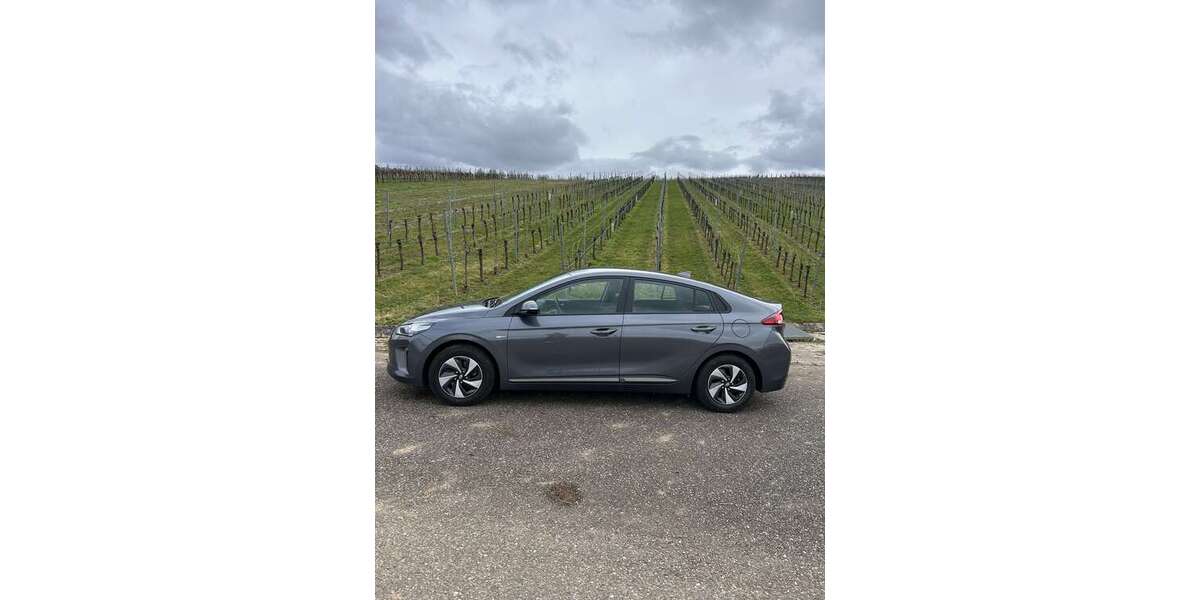 Hyundai IONIQ 76.000 km 12.499 &euro; Lauffen Am Neckar 74348