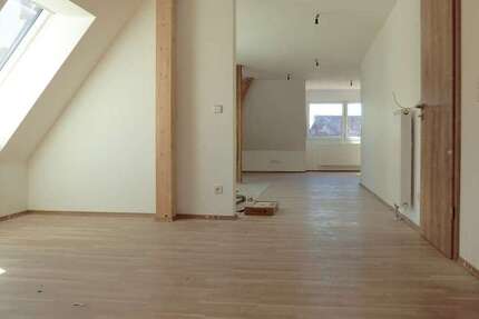 Wohnung Weingarten - 2 Zimmer, 83 m&sup2;, 900&euro; | Angebot:25626693