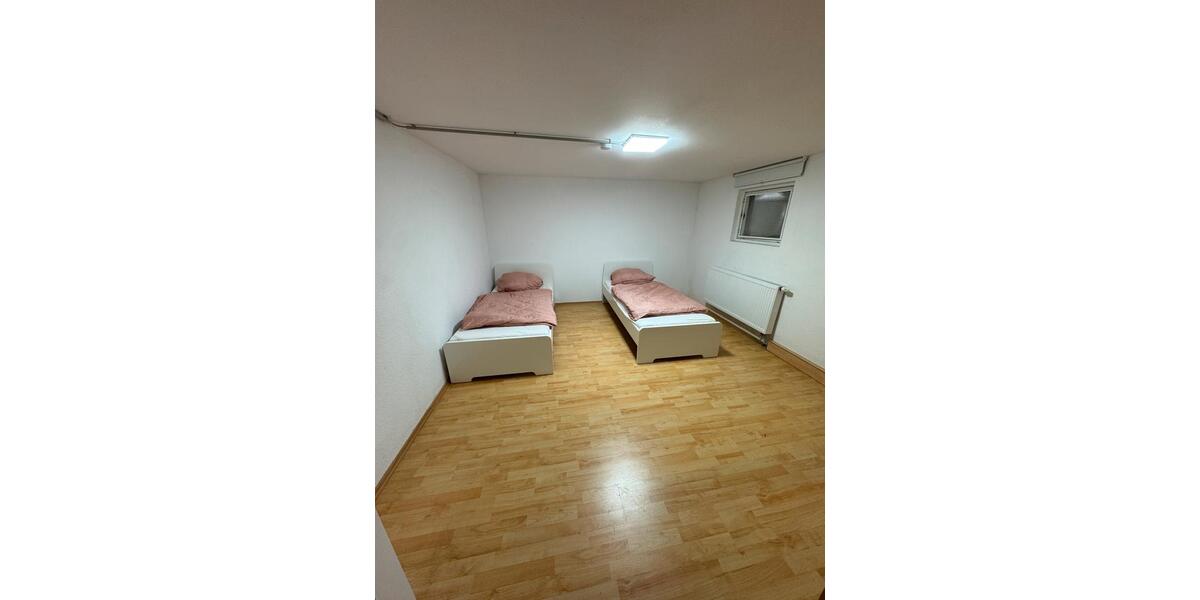 Etagenwohnung Bretten - 5 Zimmer, 120 m&sup2;, 400&euro; | Angebot:25251540