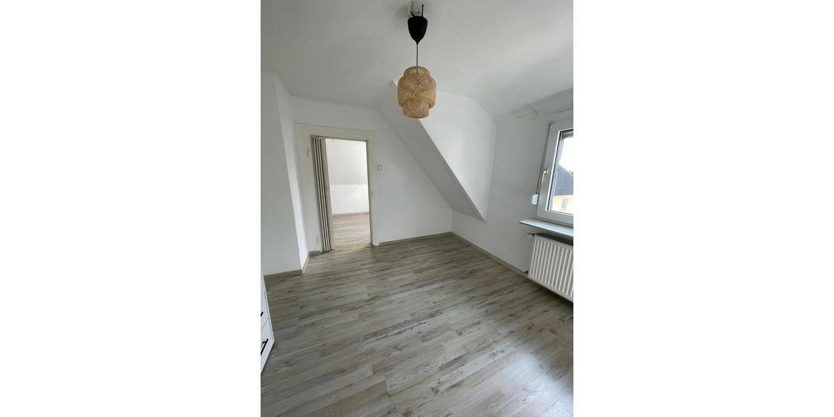 Etagenwohnung Leimen - 2 Zimmer, 135 m&sup2;, 650&euro; | Angebot:25658007