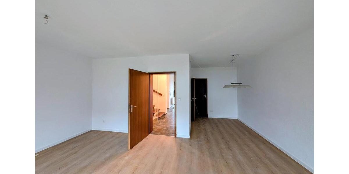 Reihenhaus Bruchsal - 5 Zimmer, 180 m&sup2;, 1.700&euro; | Angebot:25309753