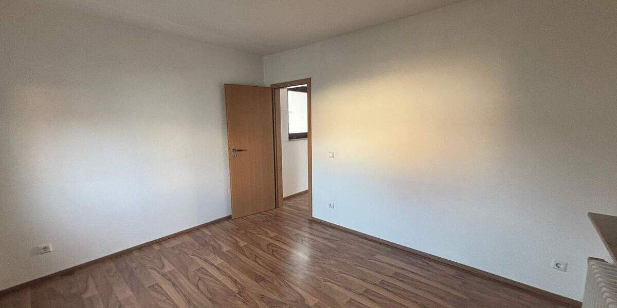 Doppelhaushälfte Neckarsulm - 8 Zimmer, 170 m&sup2;, 370.000&euro; | Angebot:25774647
