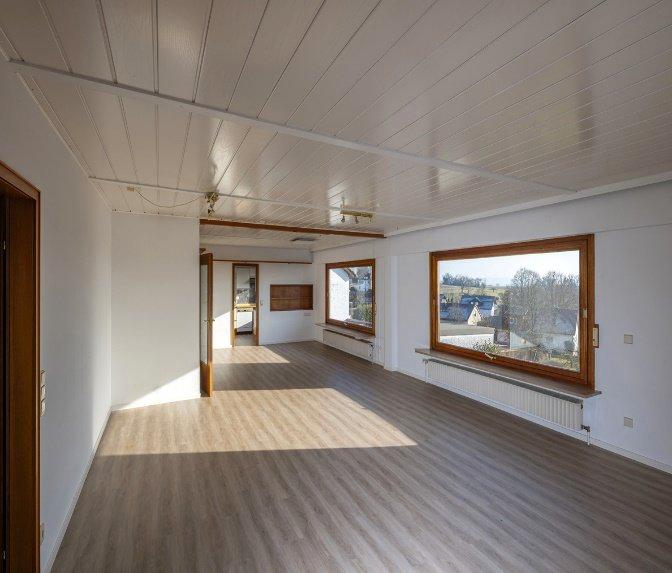 Einfamilienhaus Gundelsheim - 8.5 Zimmer, 260 m&sup2;, 585.000&euro; | Angebot:26008581