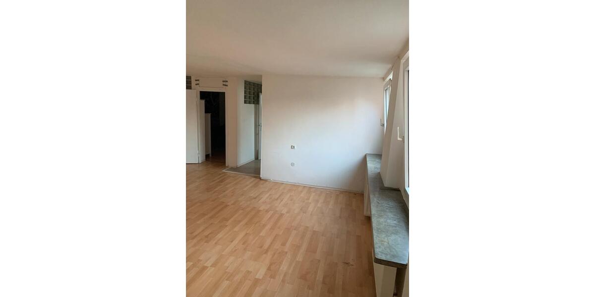 Etagenwohnung Pleidelsheim - 6 Zimmer, 110 m&sup2;, 1.690&euro; | Angebot:24839462