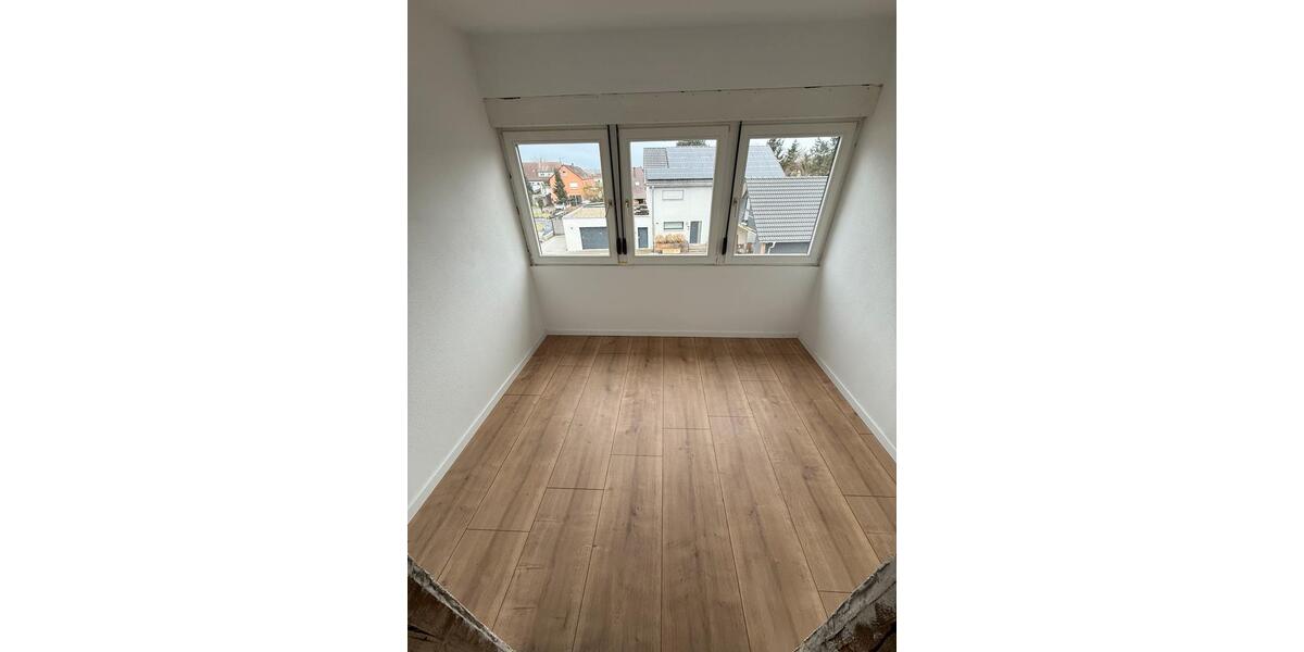 Etagenwohnung Ötisheim - 4 Zimmer, 90 m&sup2;, 1.080&euro; | Angebot:24873254
