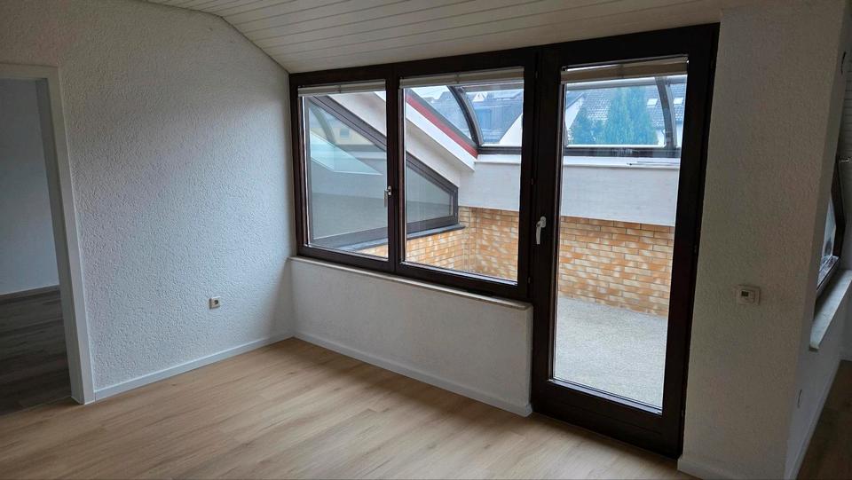 Dachgeschoßwohnung Vaihingen an der Enz - 3.5 Zimmer, 105 m&sup2;, 1.300&euro; | Angebot:24315128