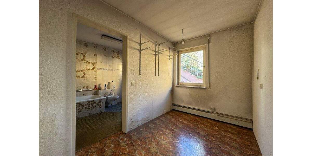 Mehrfamilienhaus, Wohnhaus Mühlacker Mühlhausen - 6 Zimmer, 148 m&sup2;, 278.500&euro; | Angebot:25695920