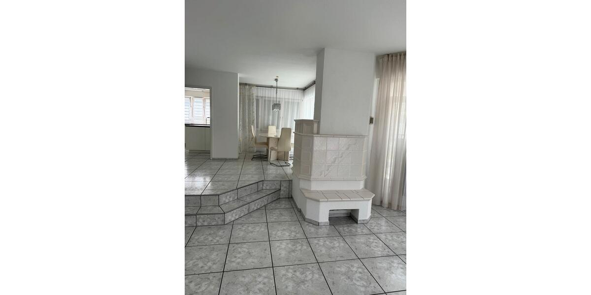 Einfamilienhaus Massenbachhausen - 4.5 Zimmer, 150 m&sup2;, 1.600&euro; | Angebot:25831365