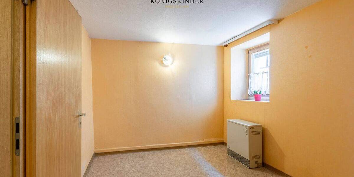 Mehrfamilienhaus, Wohnhaus Hessigheim - 6 Zimmer, 133 m&sup2;, 325.000&euro; | Angebot:25671690