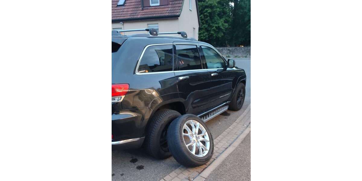 Jeep Grand Cherokee 198.000 km 15.999 &euro; Sachsenheim 74343