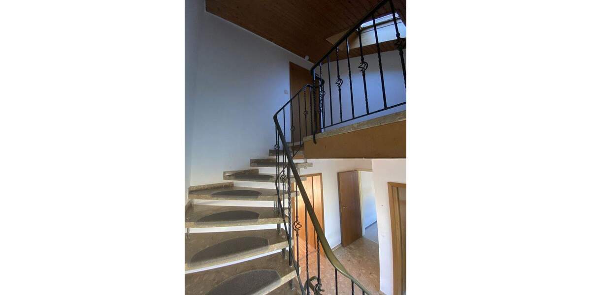 Einfamilienhaus Sinsheim - 7 Zimmer, 220 m&sup2;, 649.000&euro; | Angebot:25657488