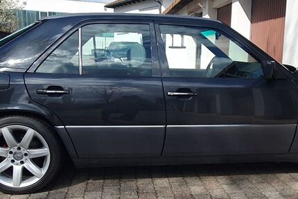 Mercedes-Benz 300 283.000 km 18.500 &euro; Bruchsal 76646