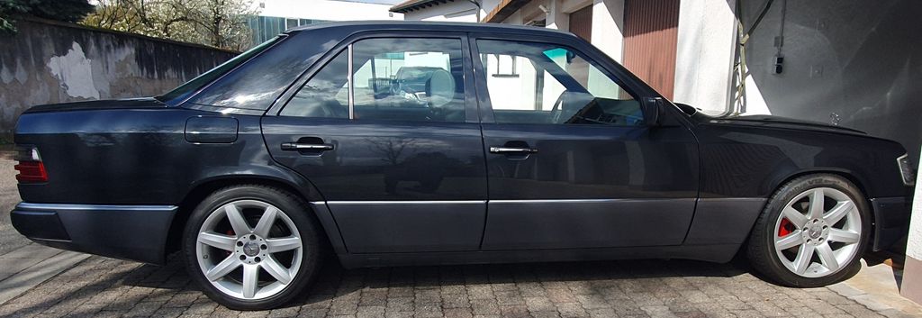 Mercedes-Benz 300 283.000 km 18.500 &euro; Bruchsal 76646