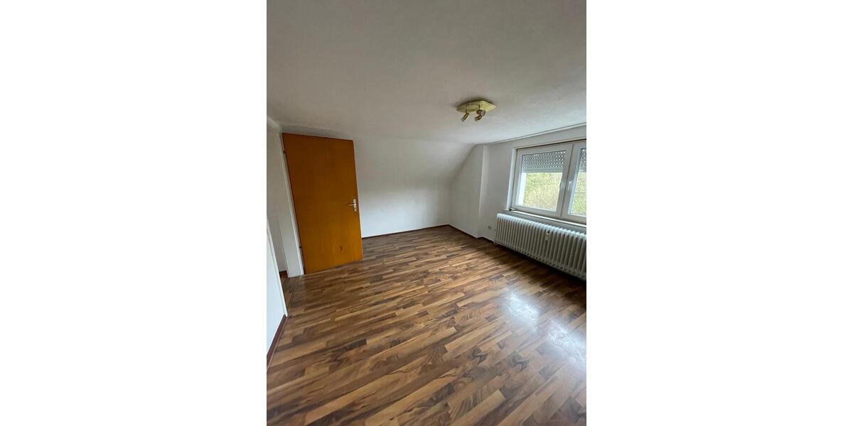 Dachgeschoßwohnung Weinsberg - 3 Zimmer, 70 m&sup2;, 850&euro; | Angebot:25394832