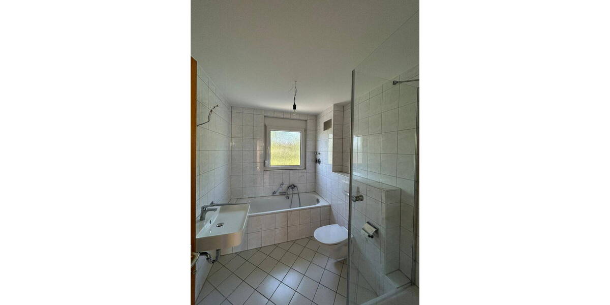 Etagenwohnung Bretten - 3 Zimmer, 80 m&sup2;, 970&euro; | Angebot:26770451
