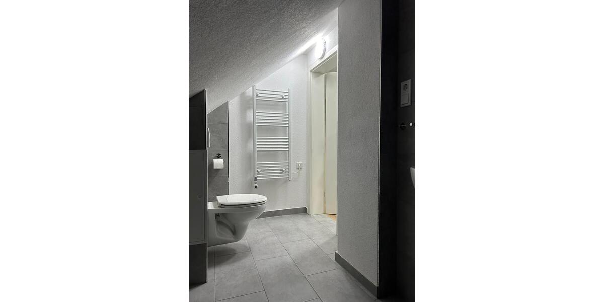 Dachgeschoßwohnung Haßmersheim - 3 Zimmer, 75 m&sup2;, 800&euro; | Angebot:25366413