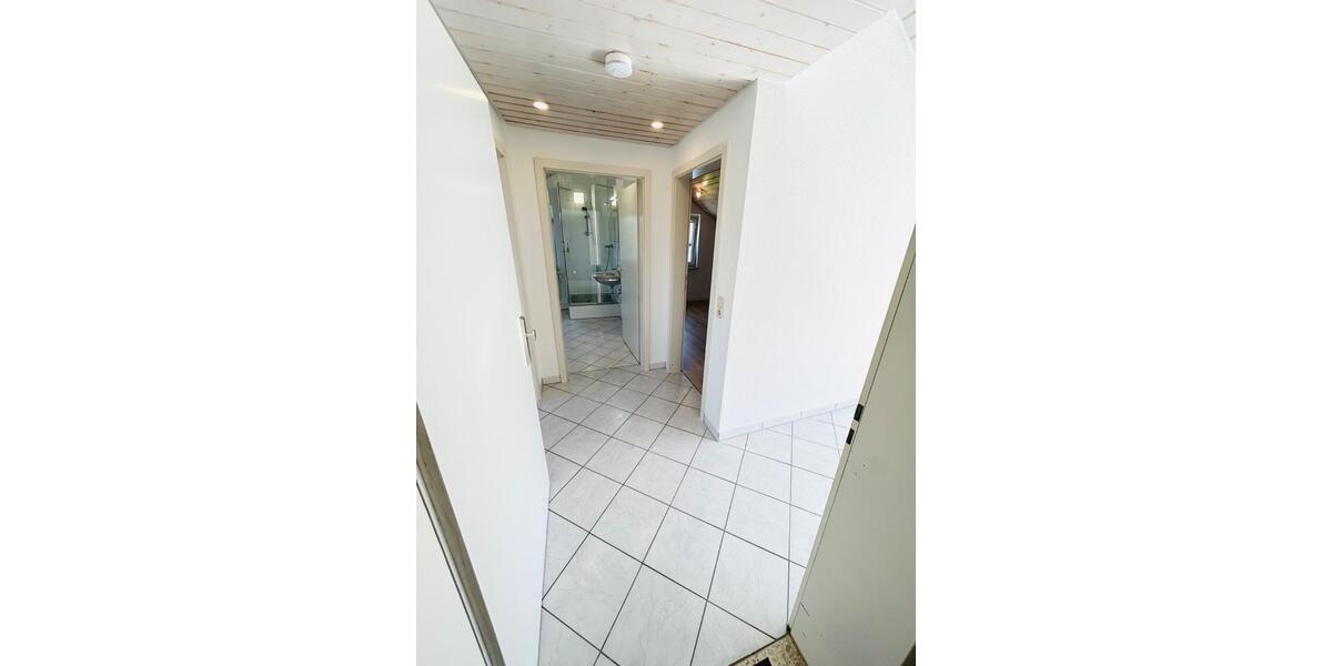 Dachgeschoßwohnung Oberriexingen - 3 Zimmer, 76 m&sup2;, 912&euro; | Angebot:25936829