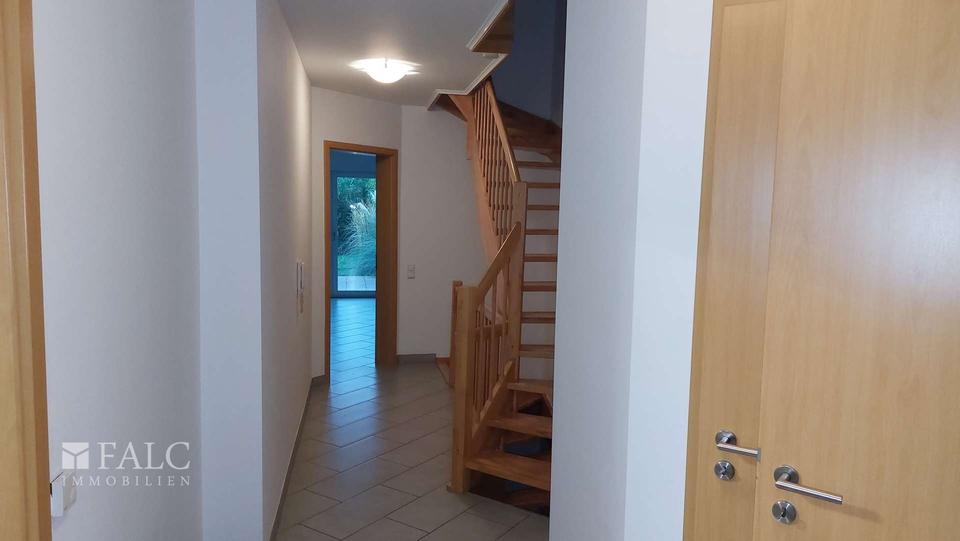 Doppelhaushälfte Dielheim - 6 Zimmer, 181 m&sup2;, 1.800&euro; | Angebot:25799397