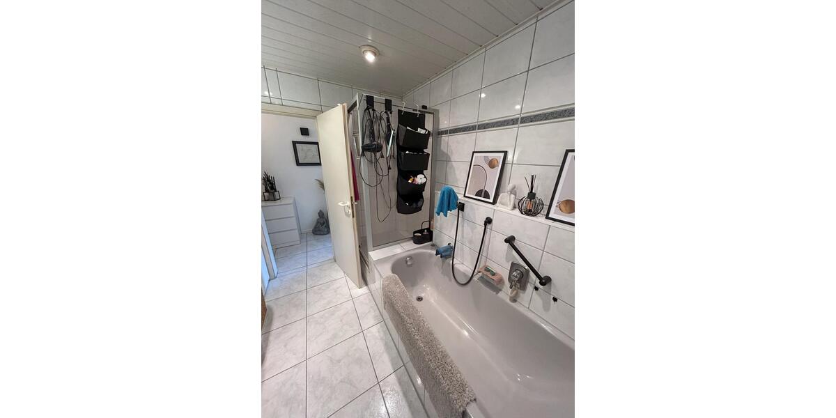 Etagenwohnung Wiesloch - 3 Zimmer, 91 m&sup2;, 1.100&euro; | Angebot:25811373