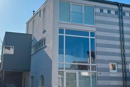 Haus Walldorf - 2 Zimmer, 184 m&sup2;, 765.000&euro; | Angebot:26432756