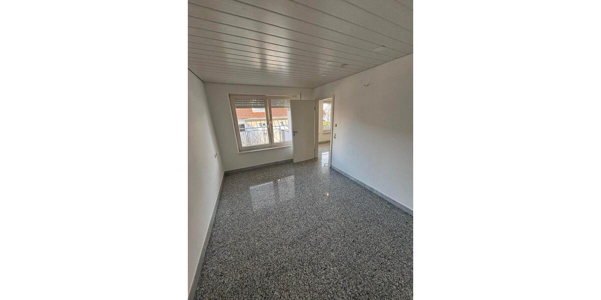 Etagenwohnung Sachsenheim - 2 Zimmer, 48 m&sup2;, 219.000&euro; | Angebot:26760205