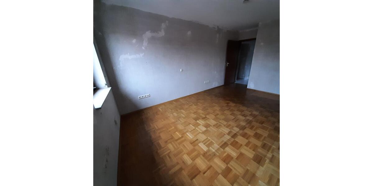 Etagenwohnung Bruchsal - 2 Zimmer, 83 m&sup2;, 930&euro; | Angebot:25873587