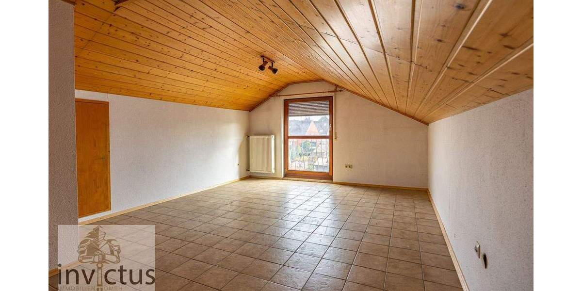 Mehrfamilienhaus, Wohnhaus Leingarten Großgartach - 8 Zimmer, 239 m&sup2;, 660.000&euro; | Angebot:25836707