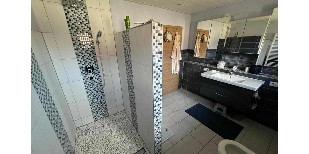 Einfamilienhaus Bretten - 7 Zimmer, 283 m&sup2;, 670.000&euro; | Angebot:25147844