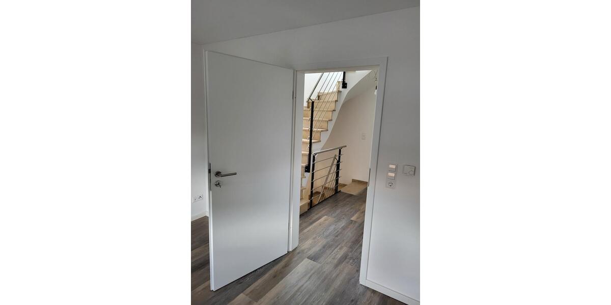 Etagenwohnung Malsch - 5 Zimmer, 121 m&sup2;, 1.500&euro; | Angebot:25894885