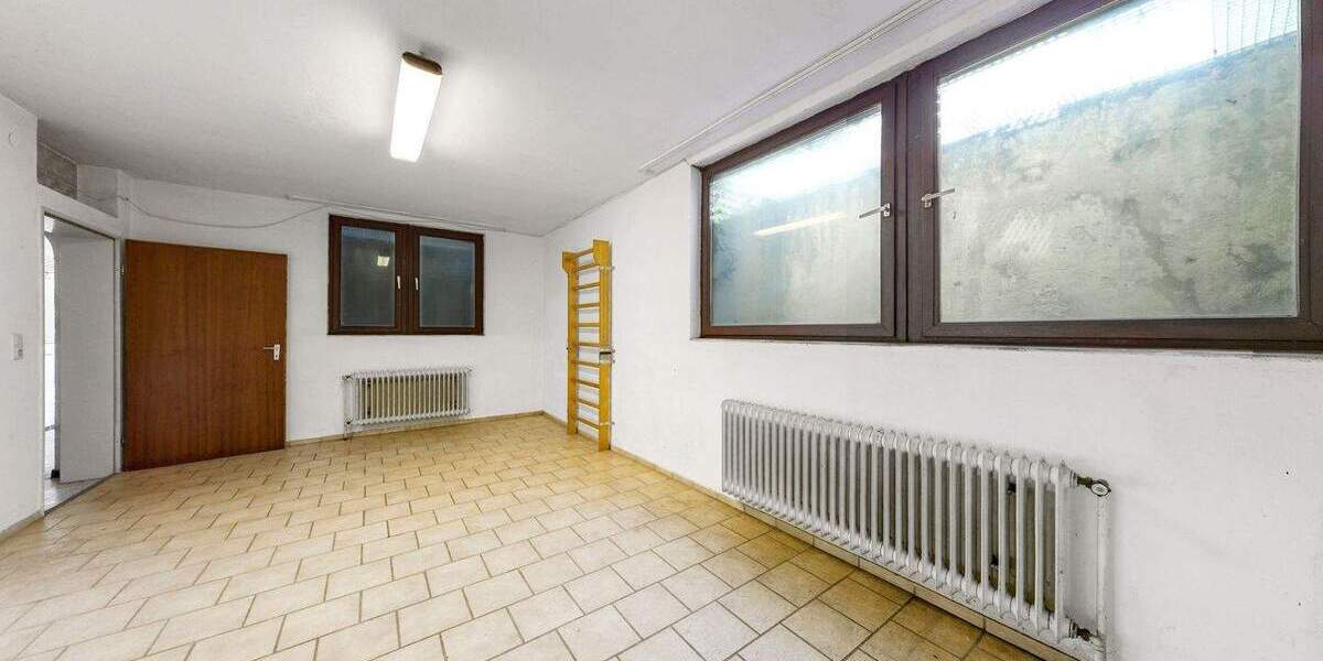 Einfamilienhaus Sersheim - 8 Zimmer, 218 m&sup2;, 585.000&euro; | Angebot:25706115