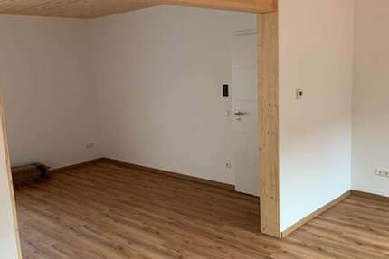 Haus Bretten - 6 Zimmer, 135 m&sup2;, 1.400&euro; | Angebot:27336148