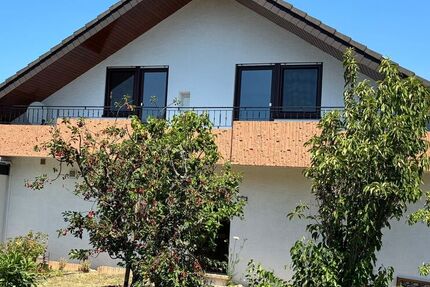 Gepflegte Doppelhaushälfte mit großem Garten in Top-Wohnlage - Haus Cleebronn | Angebot:27294861