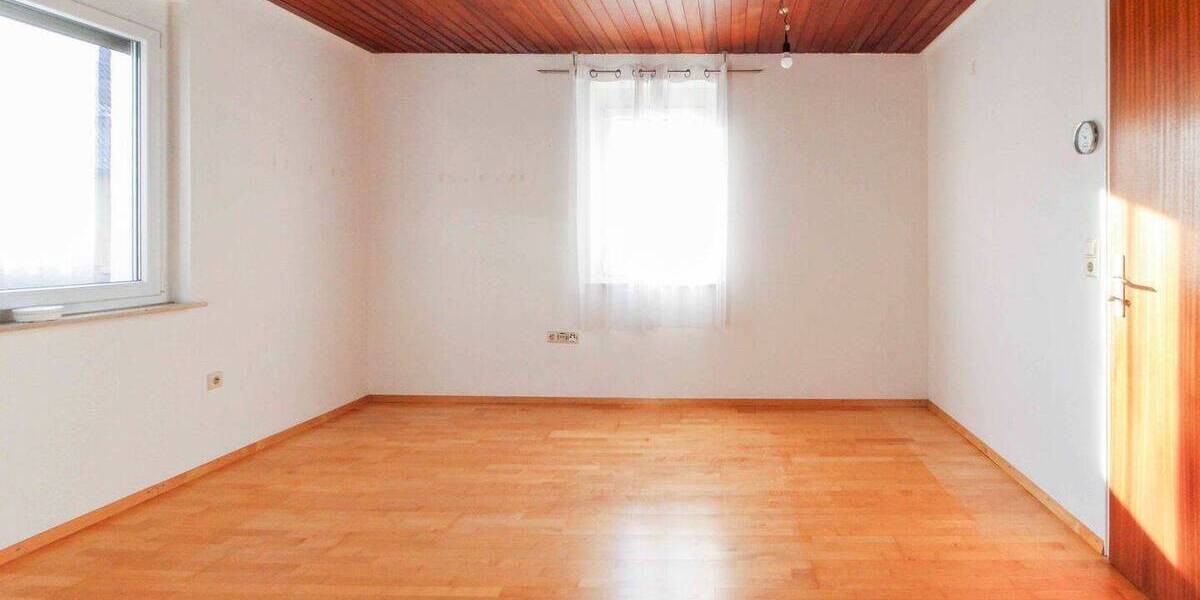 Einfamilienhaus Erligheim - 9 Zimmer, 375.000&euro; | Angebot:26016622