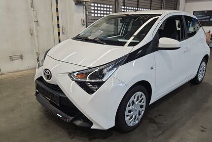 Toyota Aygo (X) 51.151 km 10.990 &euro; Bretten 75015