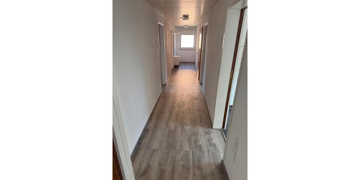 Etagenwohnung Mühlacker - 2 Zimmer, 85 m&sup2;, 950&euro; | Angebot:25178938