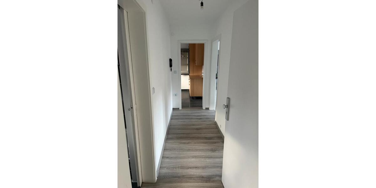 Dachgeschoßwohnung Mühlacker - 3 Zimmer, 90 m&sup2;, 1.300&euro; | Angebot:26612905
