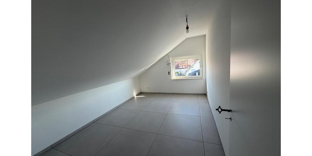 Dachgeschoßwohnung Neckarsulm - 2 Zimmer, 64 m&sup2;, 950&euro; | Angebot:25973944